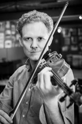 James Ogle (1. Violine